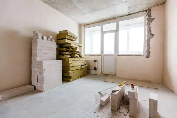Materiały do ocieplenia ścian od wewnątrz: bloczki z betonu komórkowego i płyty z wełny mineralnej.