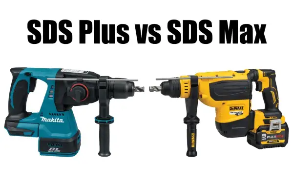 Porównanie wiertarek: niebieska Makita SDS Plus i żółta DeWalt SDS Max, obie z uchwytem bocznym i wiertłem.